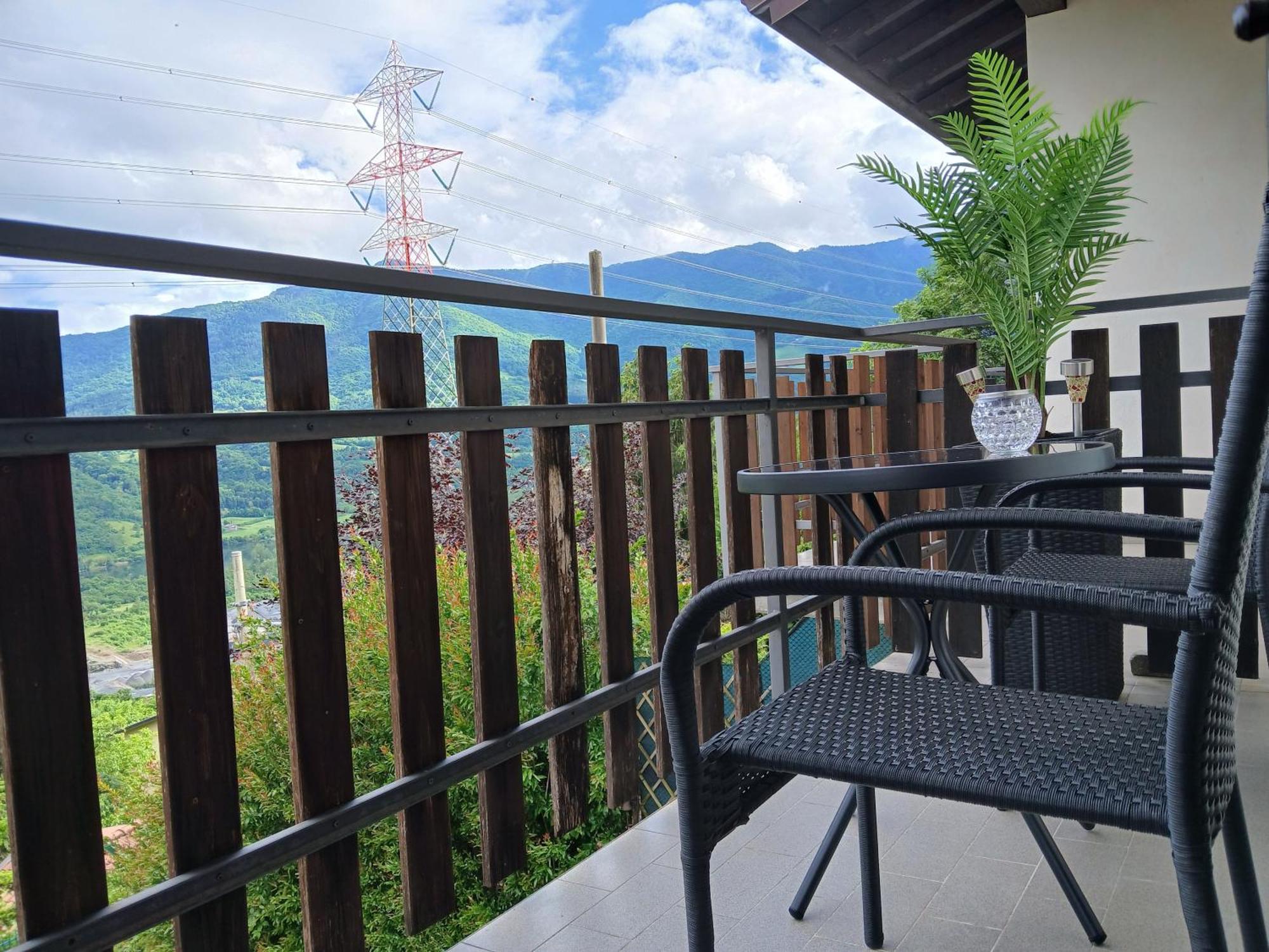 Max'S Soul Suite Esmate Exterior photo